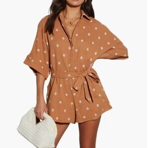Vici Fallon Seersucker Tie Belt Short sleeve gauze romper size Small